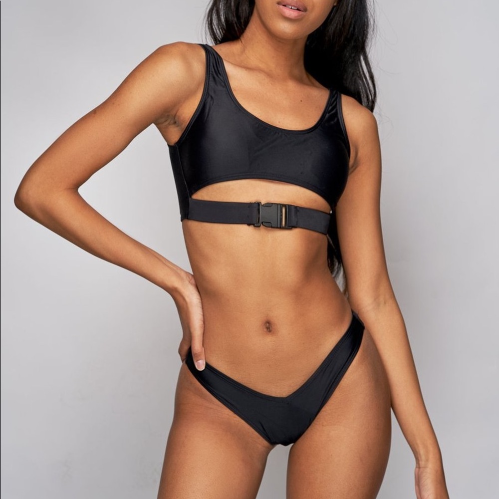 Black Two Piece Buckle Vacation Bikini